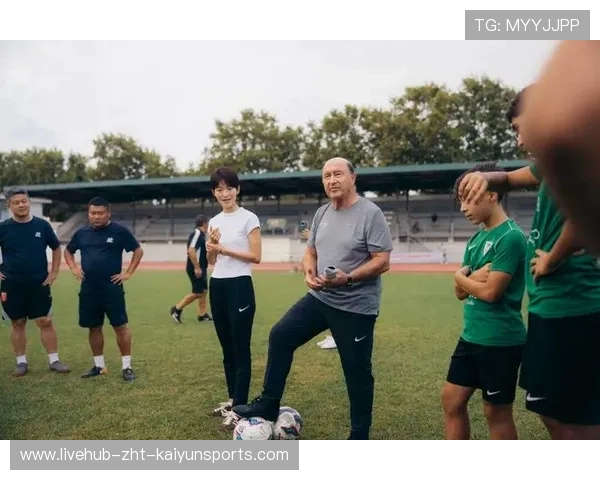 职业球员是否参与青训教练的教学辅助工作，足球青训球员有工资吗